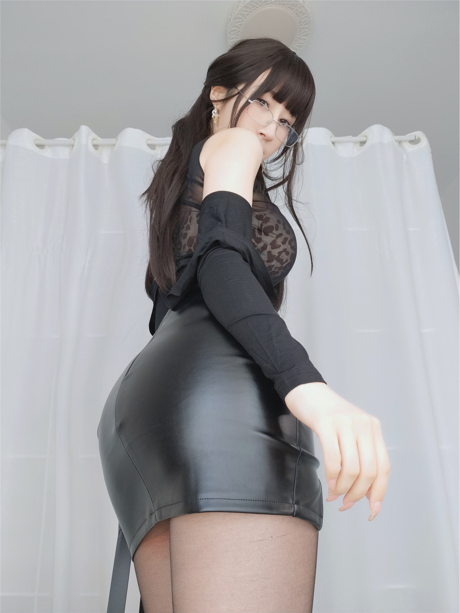 Miss Coser, Silver 81 NO.089 Fantia, November [20211112] Hei Yi, Female Boss(6)